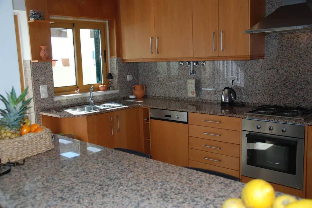 Sea Breeze House Ericeira - Ribeira Dilhas Beach Buitenkant foto