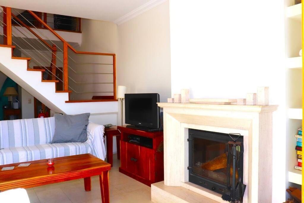 Sea Breeze House Ericeira - Ribeira Dilhas Beach Buitenkant foto